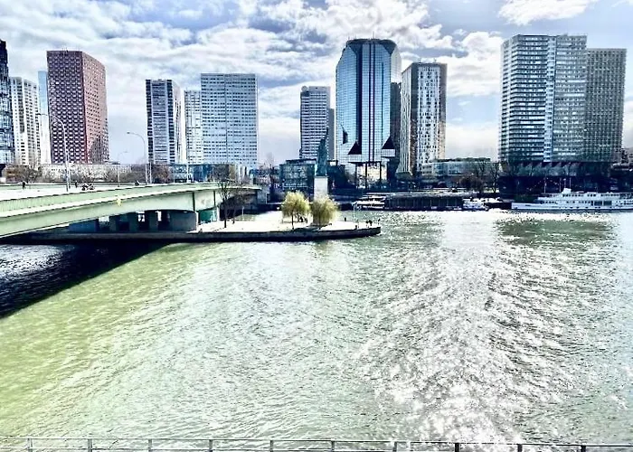 Apartment Etage Prive Vue Sur La Seine *